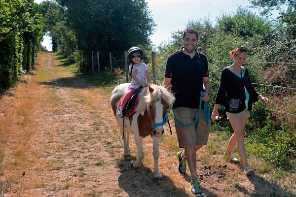 Centre equestre Mané Guernehué Baden Golfe du Morbihan balades et promenades en main