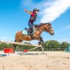 Stage d'équitation au centre équestre Mané Guernehué saut d'obstacle © Mathieu ESNAULT Morbihan Tourisme